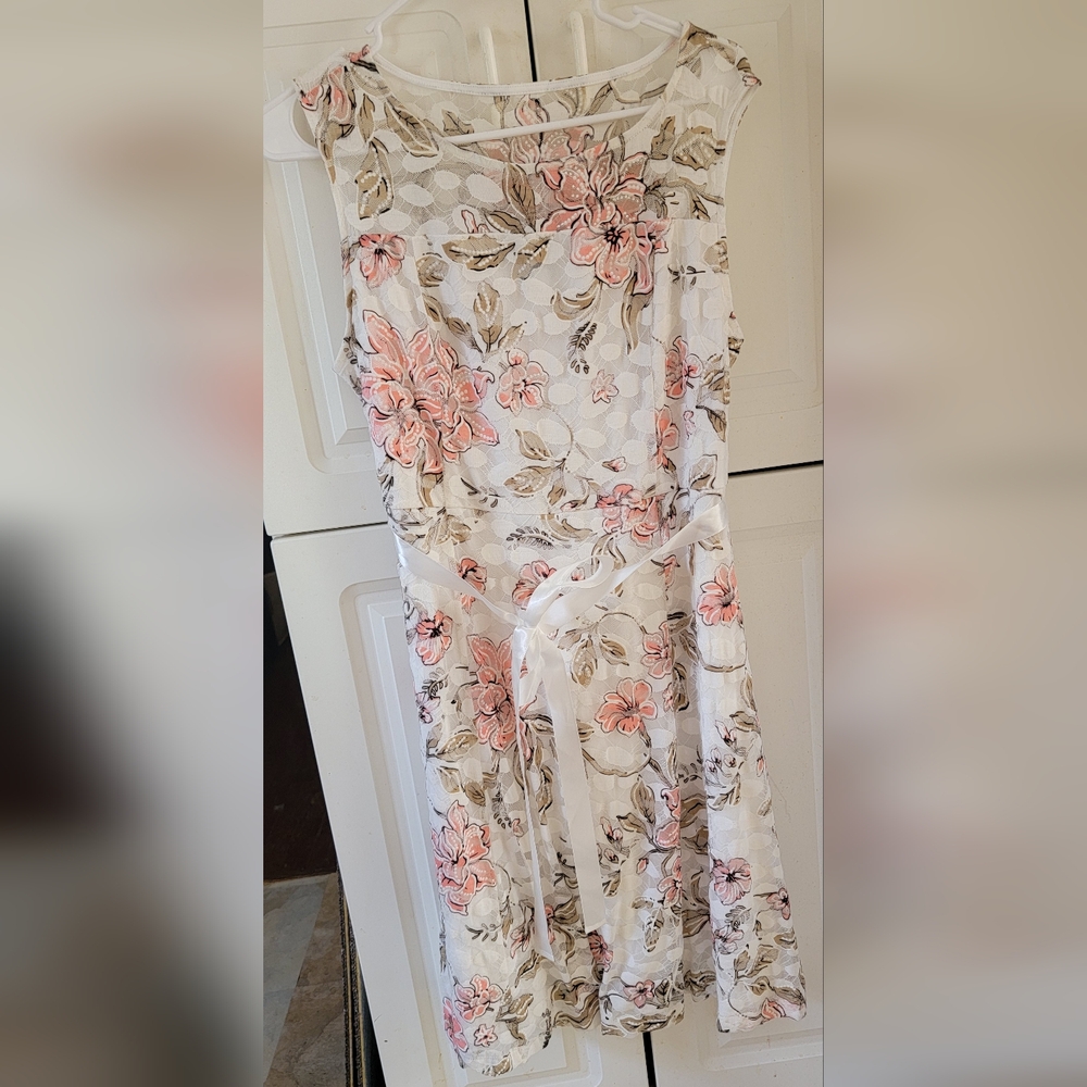 Cardalite Petite Floral Sleeveless Dress with Belt